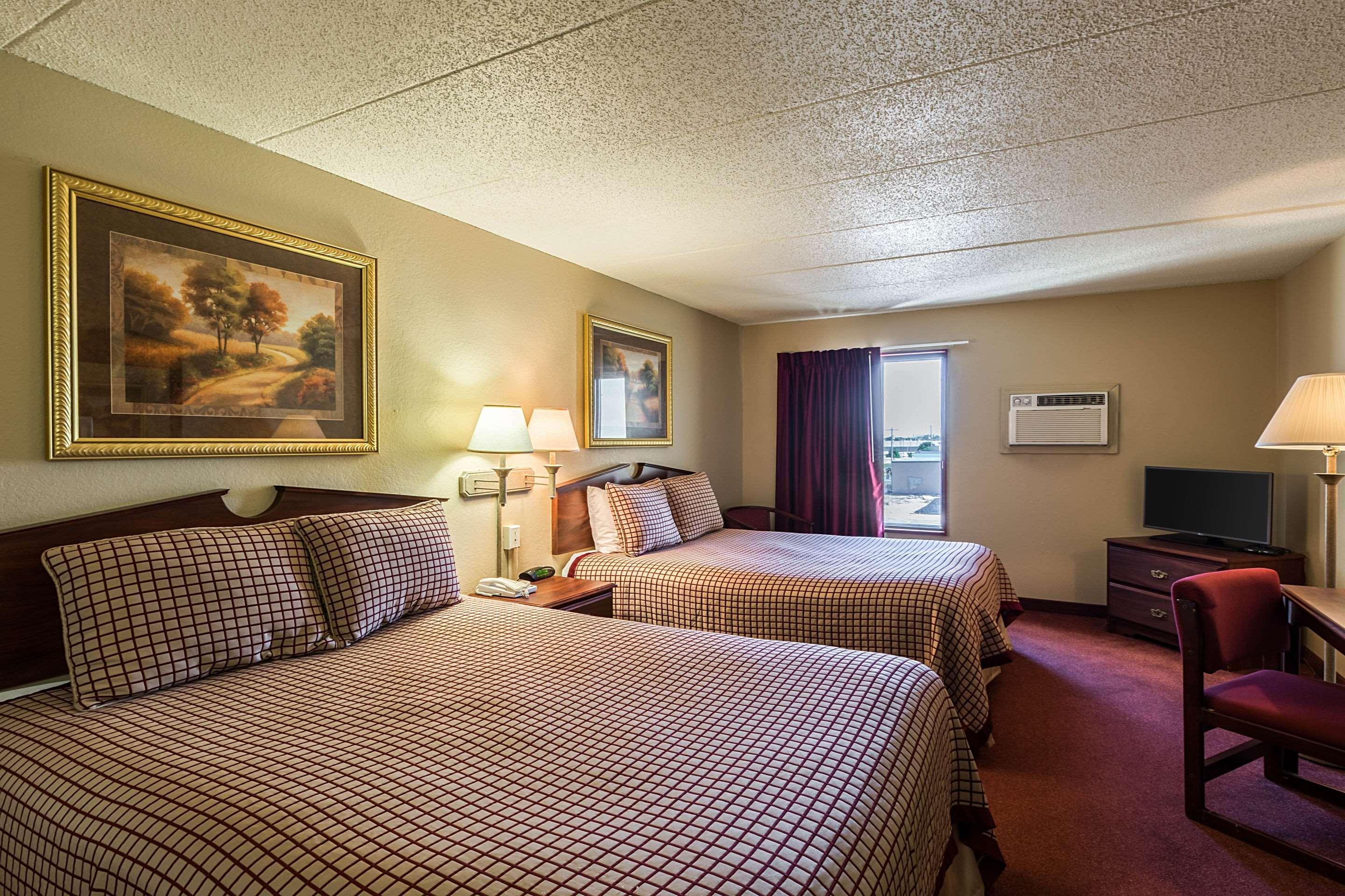Rodeway Inn Norfolk Buitenkant foto